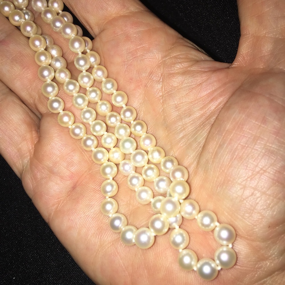 Stunning Classic Genuine Double-Strand Akoya Pearl Necklace!